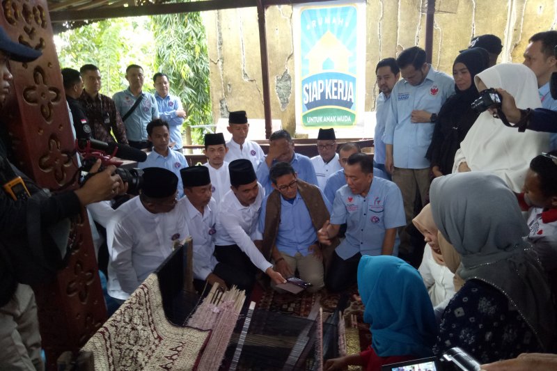 Sandiaga: Songket Sumsel bisa menjadi produk berkelas dunia