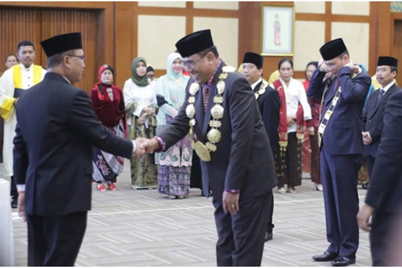 Prof Jampel dilantik sebagai Rektor Undiksha