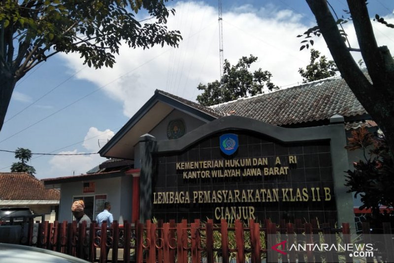Warga binaan Lapas Cianjur salurkan aspirasi di dua TPS