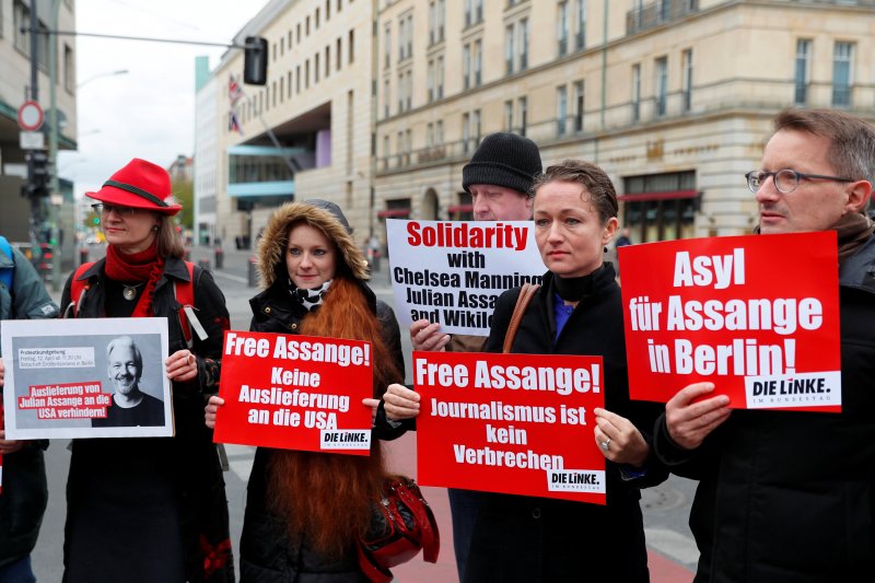 Hakim Ekuador perintahkan penahan mantan menteri terkait Assange