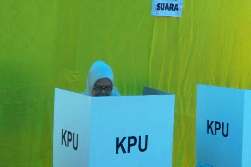 Ada TPS kurang surat suara, Ketua DPRD Riau minta KPU cari solusi