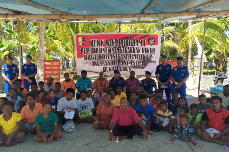 Polair Sosialisasi Jiwa Nasionalisme Bagi Warga Pulau Soop