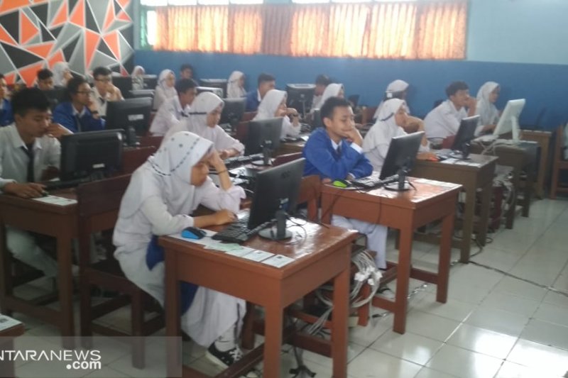 Kota Sukabumi baru tiga SMP laksanakan UNBK mandiri