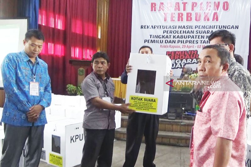 KPU Kapuas mulai rekapitulasi surat suara di tingkat kabupaten