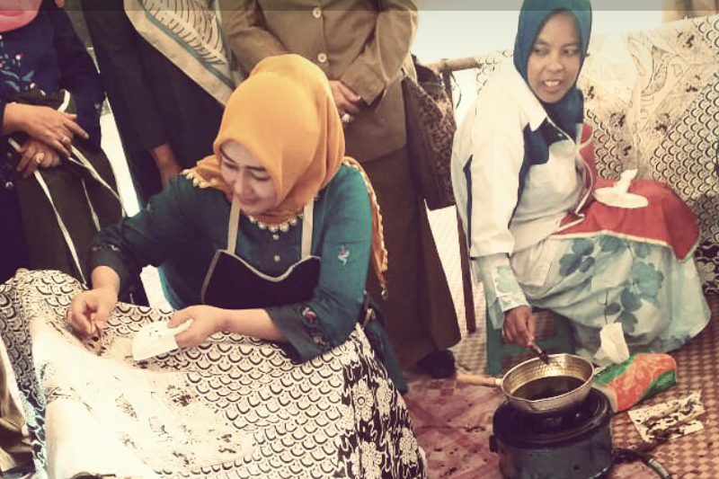 Batik sisiak ikan equator ikon baru Pasaman