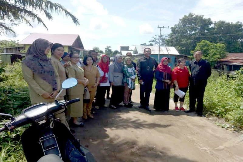 Warga di Kelurahan Tanjung Pinang keluhkan kerusakan jalan