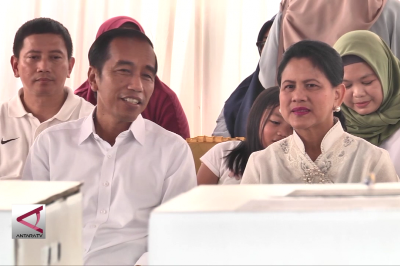 Usai mencoblos, Jokowi lega