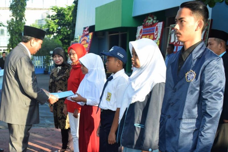 PDAM Kota Magelang beri beasiswa putra putri karyawan