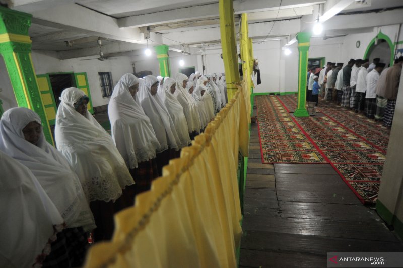 Tarawih pertama jamaah Naqsabandiyah
