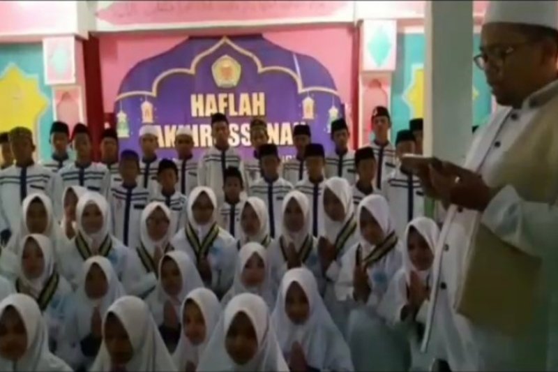 Pengurus Ponpes Darulfalah Tanggamus imbau masyarakat tenang