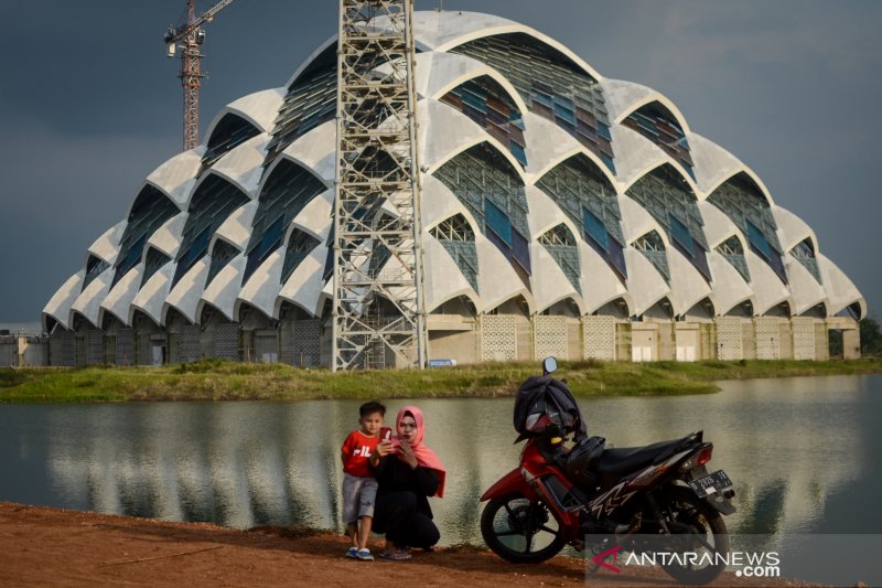 Pembangunan Masjid Raya Al Jabbar Jawa Barat Tuntas 2020