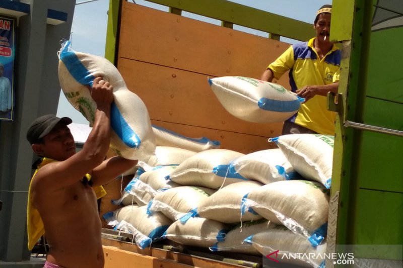 Stok kebutuhan pokok di Kudus diprediksi cukup