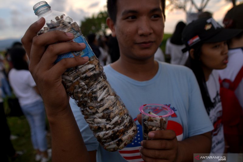 AKSI BERSIH PANTAI MANADO