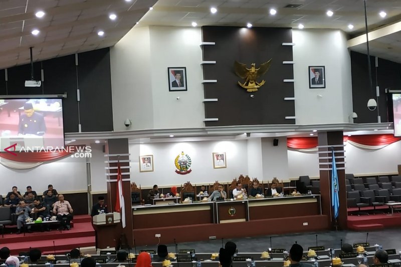 18 anggota DPRD Sulsel tandatangani hak angket