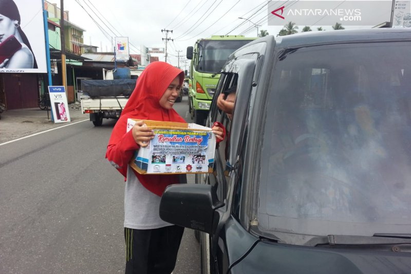 Relawan kemanusiaan Pasaman Barat galang dana bantu fakir miskin