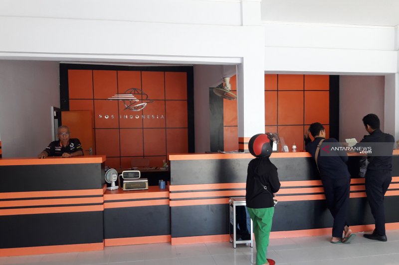 Pengiriman paket via pos meningkat efek kenaikan tarif biaya bagasi pesawat