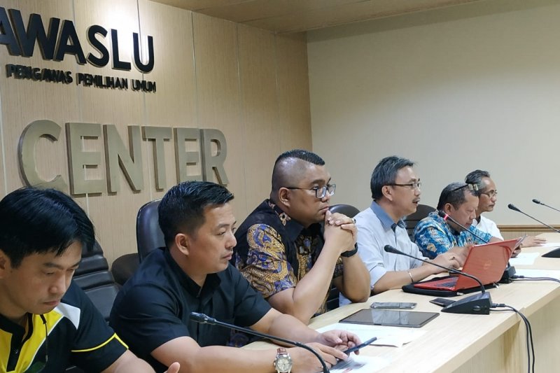DKPP rehabilitasi ketua KPU - Bawaslu terkait Bupati Mandailing Natal