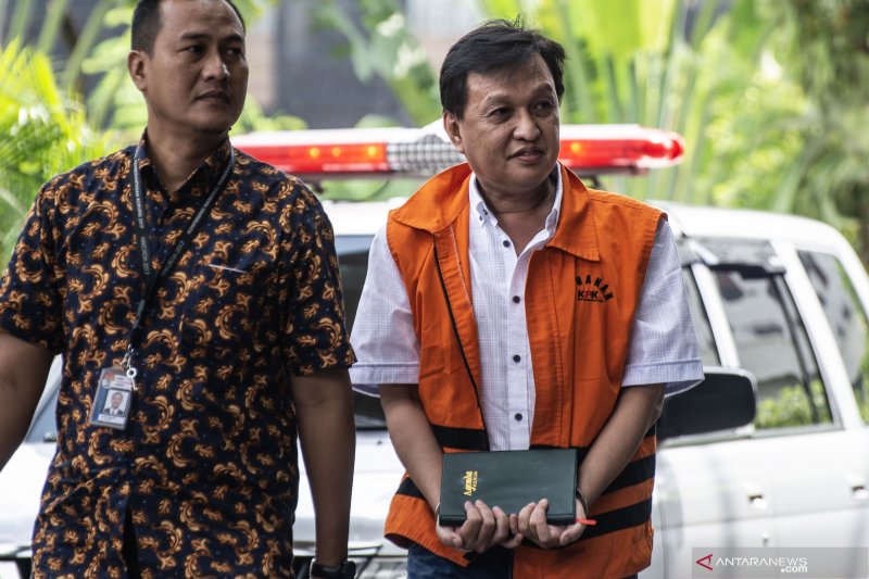 Pemeriksaan tersangka kasus dugaan suap di Kabupaten Talaud Bernard Hanafi Kalalo