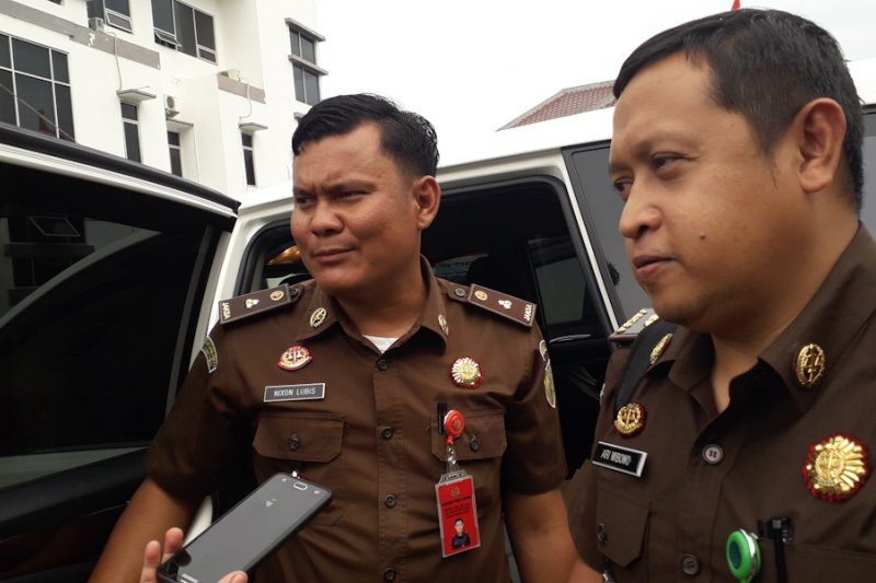 Kejati serahkan ke KPK buktikan dugaan aliran dana masuk ke Kasi Intelijen Kejari