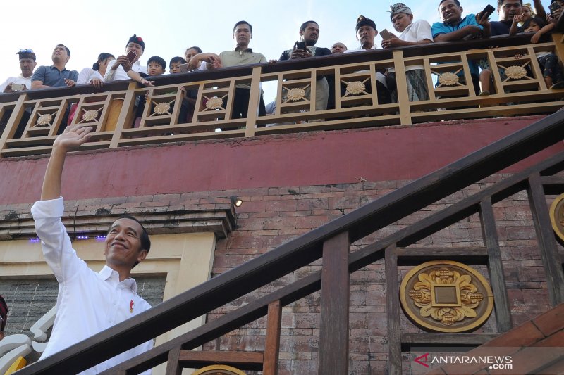 Presiden Jokowi kunjungi Pasar Badung di Denpasar