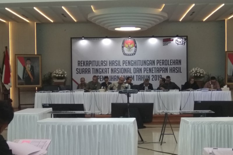 Rapat pleno rekapitulasi penghitungan suara pemilu Kuala Lumpur alot