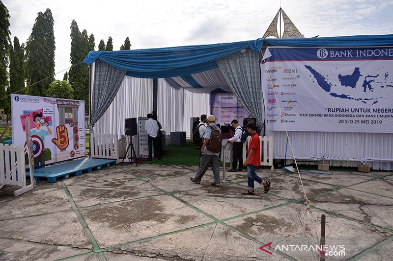 Penukaran Uang untuk Lebaran di halaman Kantor Gubernur Riau