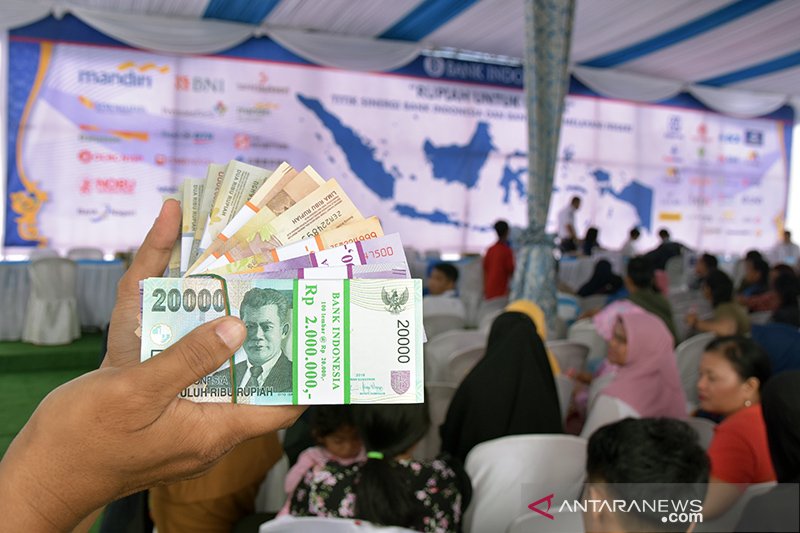 Penukaran Uang untuk Lebaran di halaman Kantor Gubernur Riau