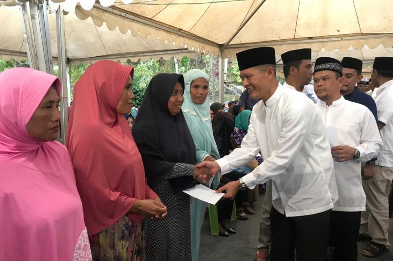 Antam-Pemkab Kolaka buka puasa bersama anak yatim