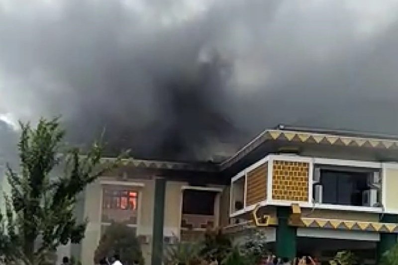 Ruangan Wakil Bupati Pringsewu terbakar