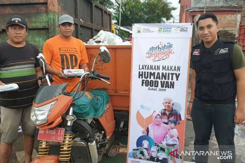 ACT bagikan Ifthar kepada dhuafa