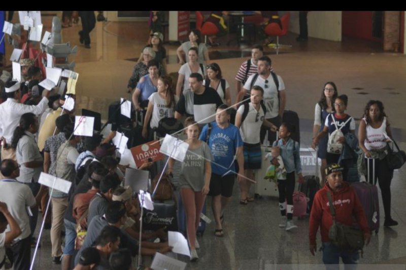 Hingga April, 1,86 juta wisatawan global lalui Bandara Ngurah Rai