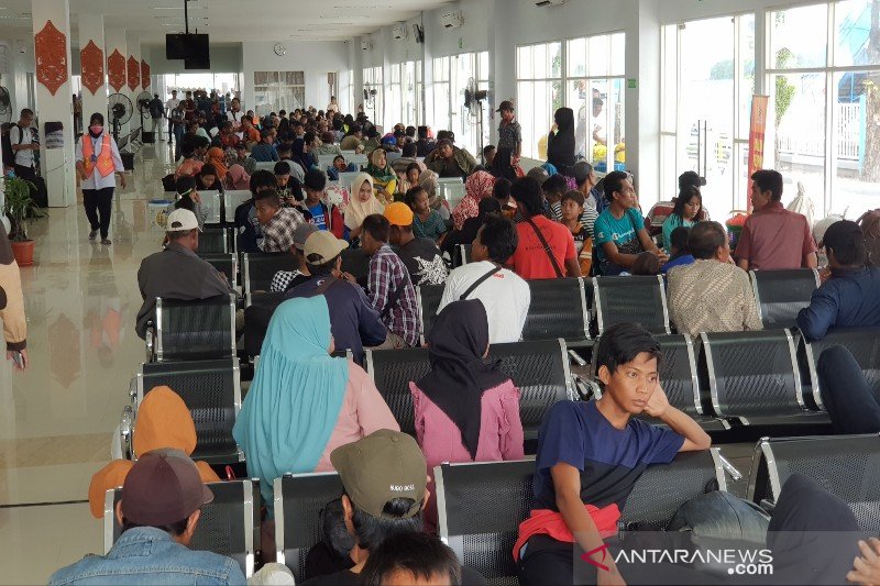 Belasan ribu pemudik sudah berangkat melalui Pelabuhan Panglima Utar