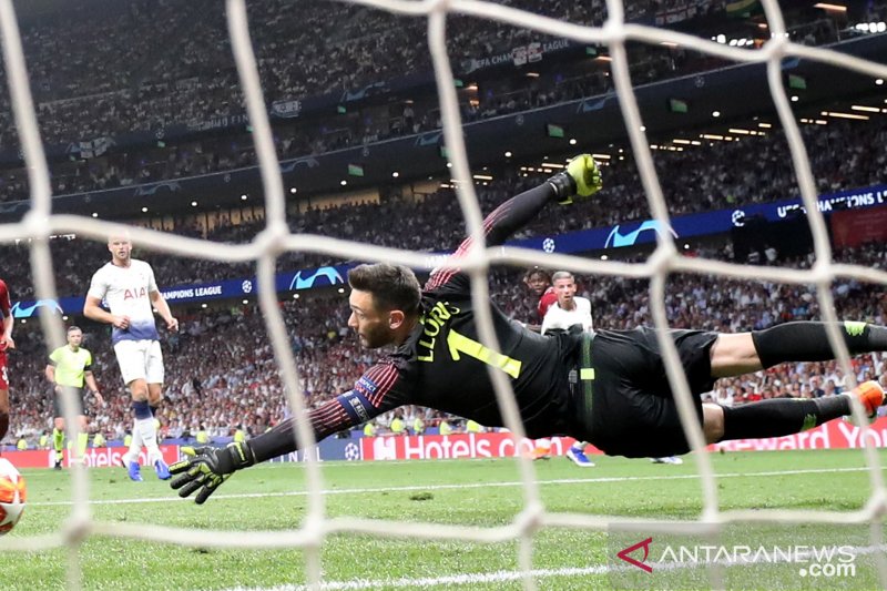 Hugo Lloris tegaskan bahwa filosofi Tottenham tidak dapat dibandingkan dengan Liverpool