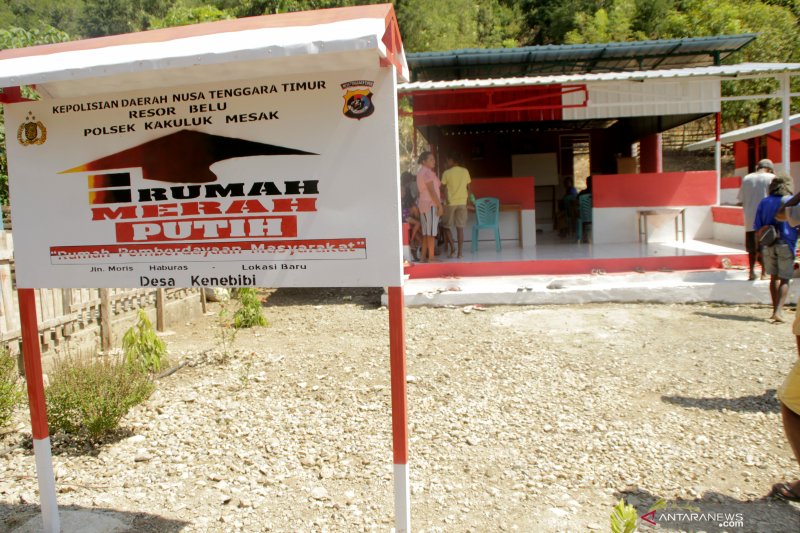 RUMAH MERAH PUTIH DI PERBATASAN INDONESIA-TIMOR LESTE