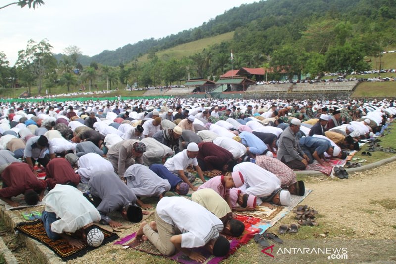 Khotib Idrus Al Hamid : Idul Fitri Kembali kepada fitrah
