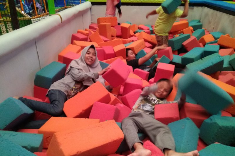 Tempat Bermain Anak Di Mall Ratu Indah - Sebuah Tempat