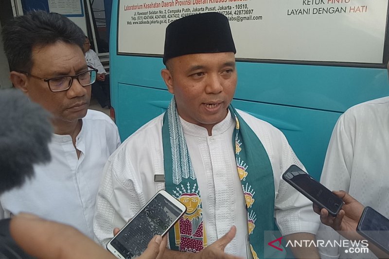 COVID-19 Task Force chief performs Eid prayers at BNPB Building