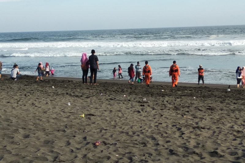 Basarnas Yogyakarta Siaga Di Objek Wisata Pantai Selatan