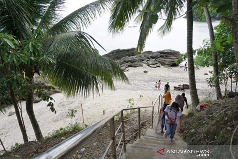 Wisata Pantai Enu Donggala Antara News Palu Sulawesi