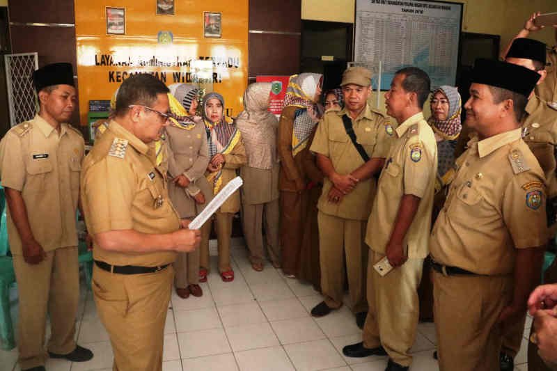 Bupati Indramayu sidak temukan ASN tak hadir