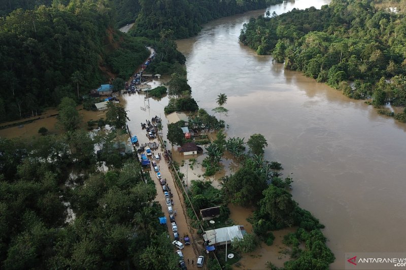 Banjir dampak luapan Sungai Pohara