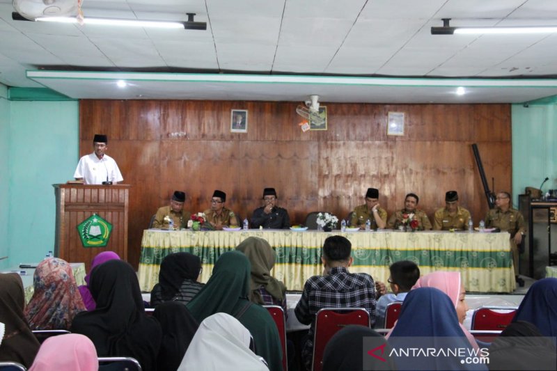 Bupati Solok minta 62 kafilah ikuti MTQ Sumbar tingkatkan prestasi