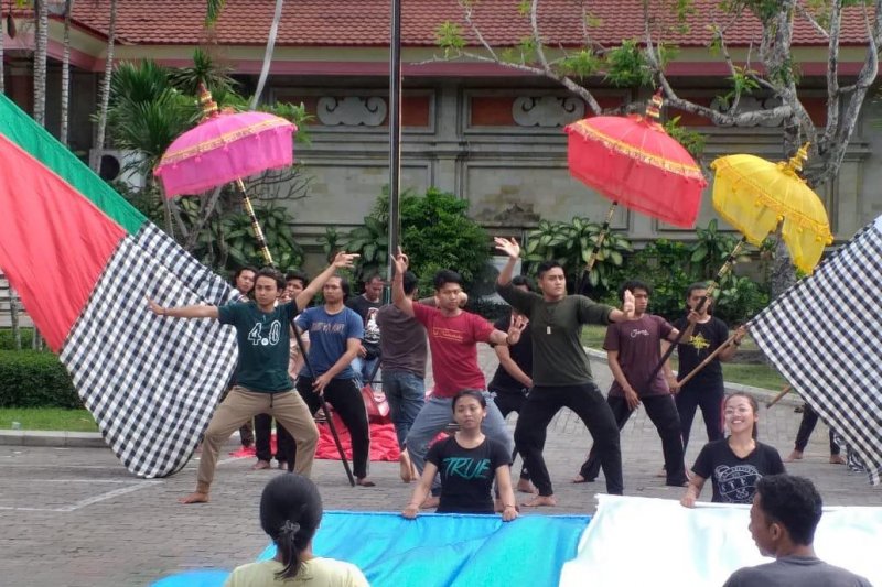 Presiden Jokowi akan melepas pawai kesenian Bali 2019