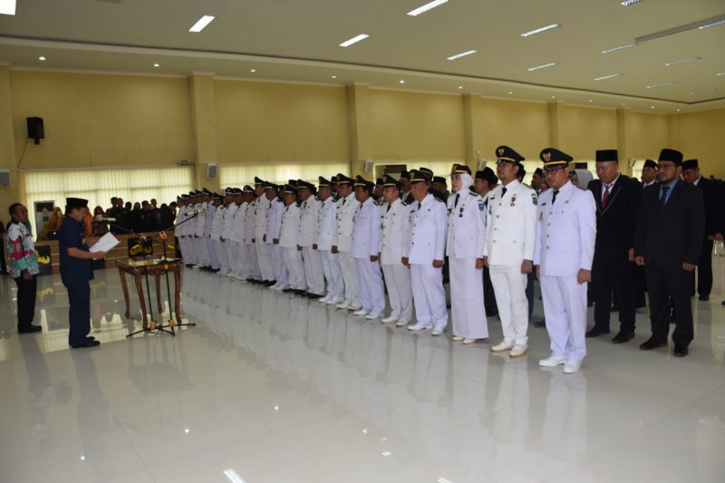 Wali Kota Bandarlampung mutasi 77 pejabat eselon III dan IV