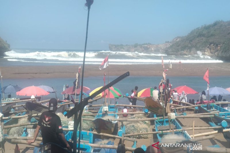 Angin kencang landa kawasan pantai selatan Gunung Kidul