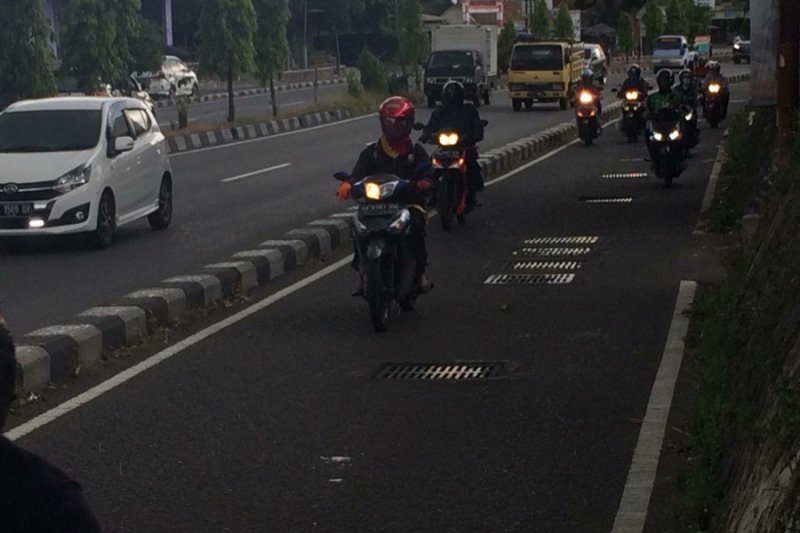 Pengguna jalan keluhkan banyaknya lubang drainase di Ringroad Utara