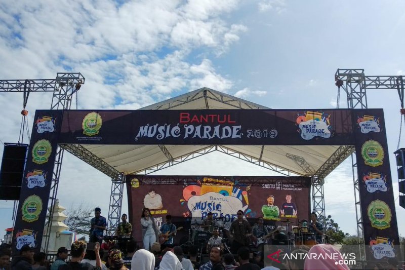 Pentas musik di Pantai Parangkusumo meningkatkan kunjungan wisatawan