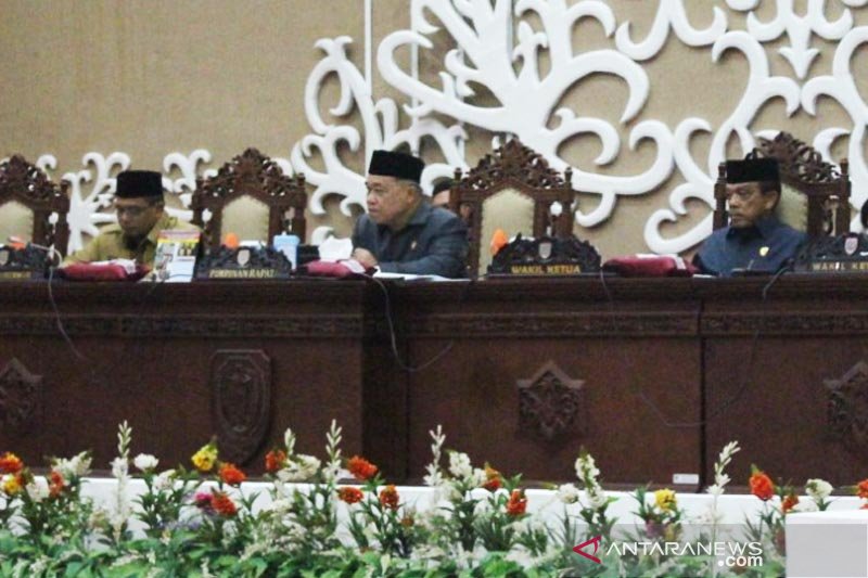 Seluruh Fraksi DPRD Kalteng terima Lpj gubernur laksanakan APBD 2018