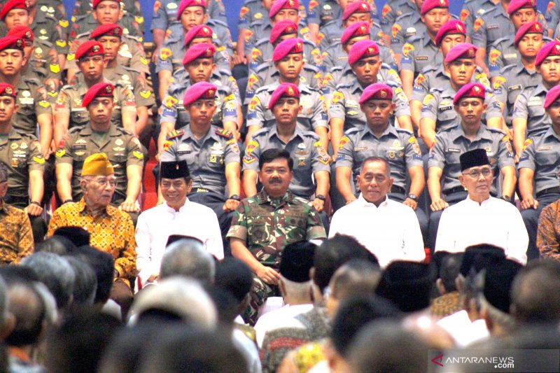 Panglima TNI Bersilahturahmi Dengan Prajurit Dan Purnawirawan TNI ...