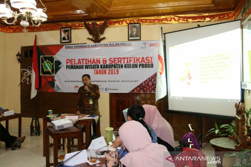 Pelaku wisata di Kulon Progo ikuti sertifikasi pemandu wisata